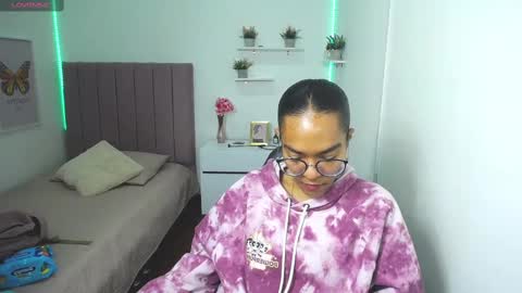 Snapshot of niina_lovee_ chatting on 02-27-25, 03:59 online show from 02-27-25, 03:59