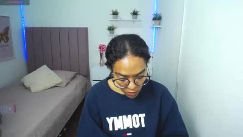 Snapshot of niina_lovee_ chatting on 03-06-25, 04:49 online show from 03-06-25, 04:49