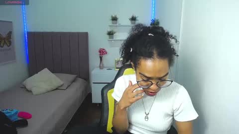 Snapshot of niina_lovee_ chatting on 03-07-25, 01:51 online show from 03-07-25, 01:51