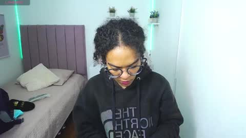 Snapshot of niina_lovee_ chatting on 03-10-25, 12:37 online show from 03-10-25, 12:37