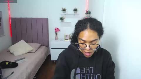 Snapshot of niina_lovee_ chatting on 03-10-25, 03:41 online show from 03-10-25, 03:41