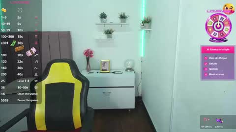 Snapshot of niina_lovee_ chatting on 09-17-25, 02:30 online show from 09-17-25, 02:30