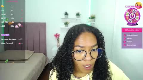 Snapshot of niina_lovee_ chatting on 09-25-25, 03:05 online show from 09-25-25, 03:05
