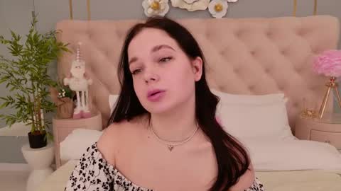 Snapshot of nikaflowers chatting on 12-07-24, 09:28 Nika online show from 12-07-24, 09:28