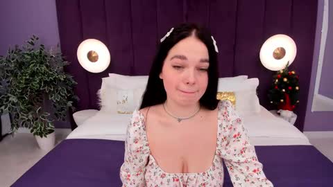 Snapshot of nikaflowers chatting on 12-17-24, 08:34 Nika online show from 12-17-24, 08:34