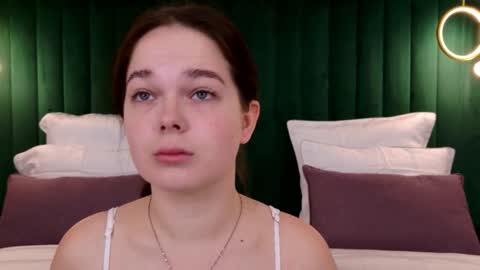 Snapshot of nikaflowers chatting on 09-15-25, 02:55 Nika online show from 09-15-25, 02:55