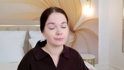 Snapshot of nikaflowers chatting on 09-24-25, 02:37 Nika online show from 09-24-25, 02:37