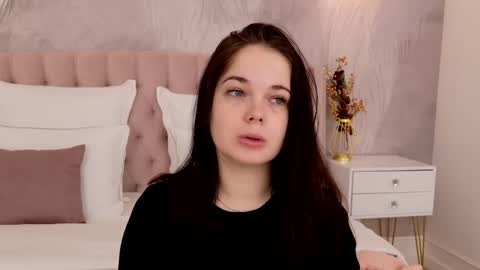 Snapshot of nikaflowers chatting on 10-21-25, 02:23 Nika online show from 10-21-25, 02:23