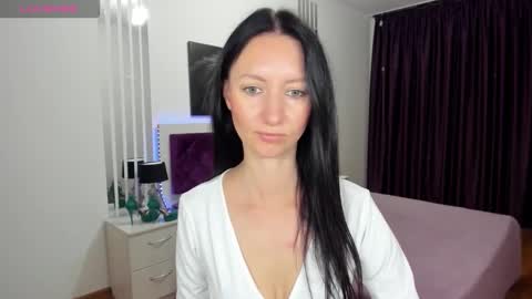 NikaLewis online show from 09-18-25, 04:36