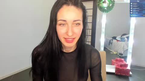 Snapshot of nikamiles chatting on 01-01-25, 05:00 Nika online show from 01-01-25, 05:00