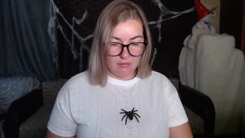 Nika online show from 10-30-25, 03:41