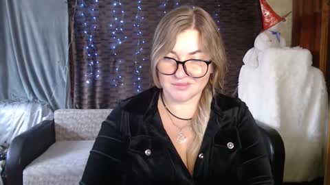 Nika online show from 11-07-25, 05:07