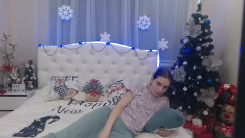 Snapshot of nikastarkk chatting on 12-12-24, 01:43 nikastarkk online show from 12-12-24, 01:43