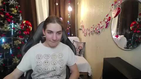 Snapshot of nikastarkk chatting on 12-17-24, 12:12 nikastarkk online show from 12-17-24, 12:12