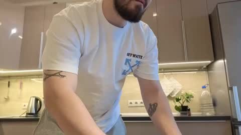 Snapshot of nikbusiness chatting on 11-13-25, 07:18 Nick online show from 11-13-25, 07:18