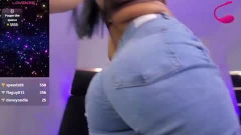 Snapshot of nikibryce_ chatting on 01-28-25, 05:24 Niki online show from 01-28-25, 05:24