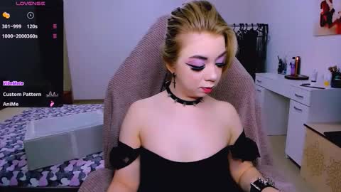 nikigoddesss online show from 04-30-26, 04:08