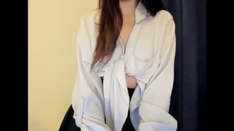 Snapshot of nikiololli666 chatting on 09-11-25, 08:09 nikiololli666 online show from 09-11-25, 08:09