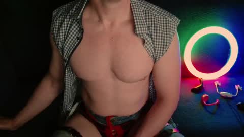Snapshot of nikitin21 chatting on 05-30-26, 01:46 Sasha online show from 05-30-26, 01:46