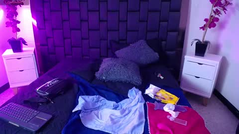 Nikkenyx online show from 02-16-25, 12:08