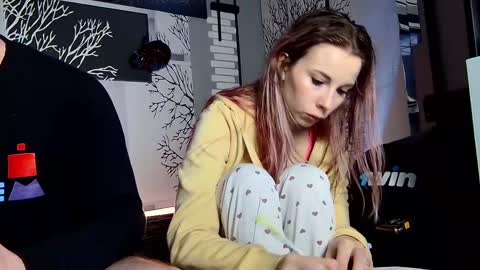 nikki7377 online show from 03-04-25, 05:53