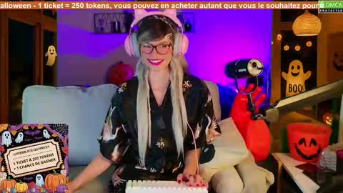 Kitty Chatte online show from 10-20-25, 08:09