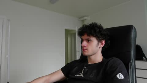 nikki online show from 04-11-26, 12:20