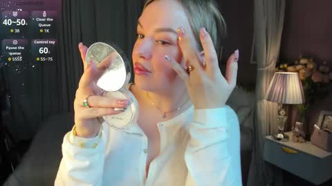 Nikki online show from 11-17-25, 12:27