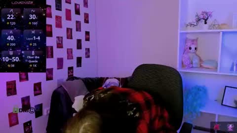 nikki_kiss_ online show from 06-18-26, 09:14
