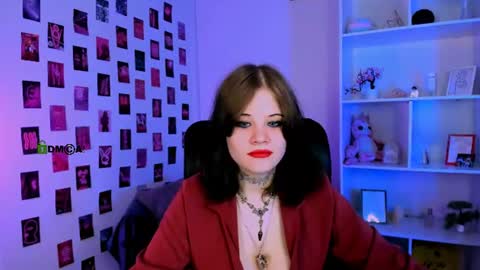 nikki_kiss_ online show from 07-19-26, 08:40