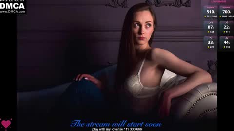 Snapshot of nikki_maks chatting on 10-15-25, 12:49 The next broadcast will be on at 900 UTC3 online show from 10-15-25, 12:49