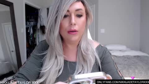 Snapshot of nikkijadetaylor chatting on 02-24-25, 01:24 Nikki Jade Taylor online show from 02-24-25, 01:24