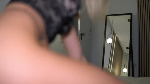 Nicole online show from 11-13-25, 07:29