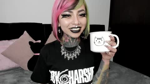 Nikki Ramone   online show from 12-13-24, 01:12