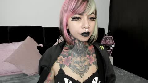 Nikki Ramone   online show from 12-15-24, 01:00