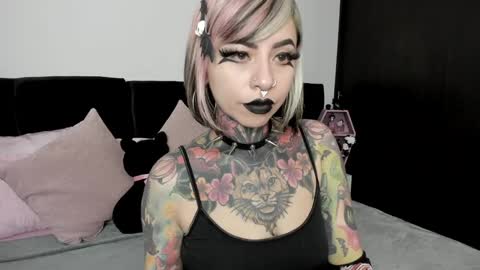 Nikki Ramone   online show from 12-18-24, 09:25