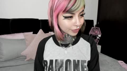 Nikki Ramone   online show from 01-03-25, 06:03