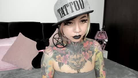 Nikki Ramone   online show from 01-10-25, 06:17