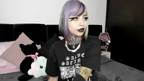 Nikki Ramone   online show from 03-12-25, 02:20