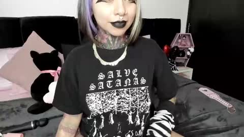 Nikki Ramone   online show from 03-12-25, 08:30