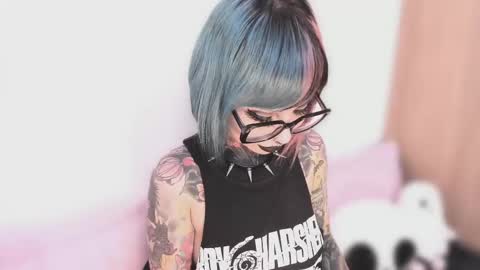 Nikki Ramone   online show from 10-02-25, 10:28