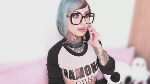 Nikki Ramone   online show from 10-07-25, 10:07