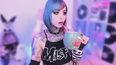 Nikki Ramone   online show from 11-11-25, 09:48