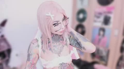 Nikki Ramone   online show from 01-13-26, 11:04