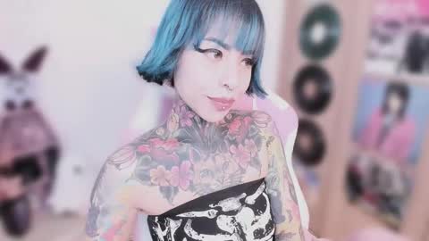 Nikki Ramone   online show from 02-12-26, 10:43