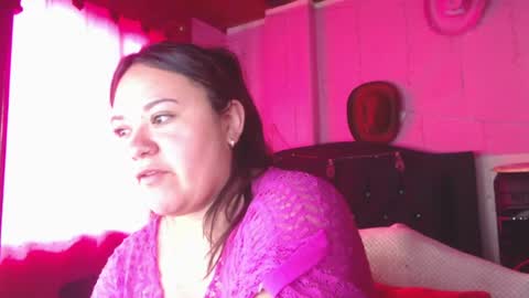 Snapshot of nikkirous_ chatting on 06-18-26, 02:32 Nikkirous online show from 06-18-26, 02:32