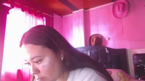 Snapshot of nikkirous_ chatting on 07-29-26, 04:27 Nikkirous online show from 07-29-26, 04:27