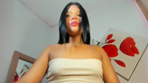 Snapshot of nikkitatsx chatting on 01-31-25, 09:05 Debora21Cm online show from 01-31-25, 09:05