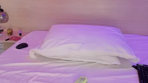 Nikky Dean online show from 10-18-25, 04:37