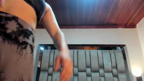     online show from 10-23-25, 11:31